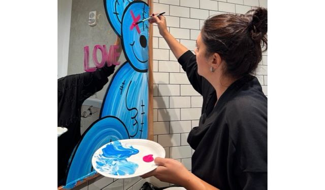 Aslı Sayan'ın eser serisi, Radisson RED Dubai'de hayat buluyor