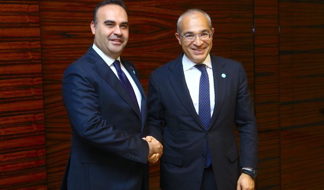 Bakan Kacır'dan Bakü'de diplomasi trafiği