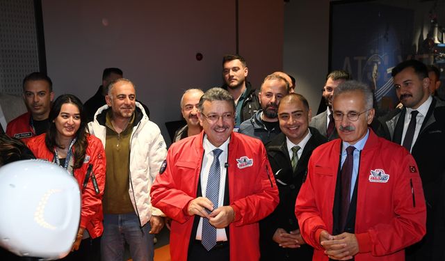 Bakan Uraloğlu ‘Bilim Festivali'ni ziyaret etti