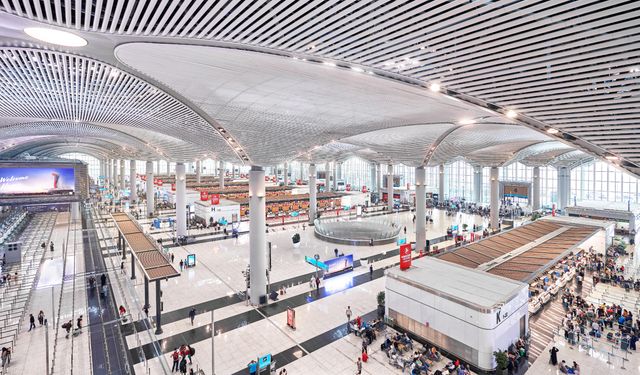 Bakan Uraloğlu: İstanbul Havalimanı'nda 7 yılda 402 milyon yolcuya hizmet verdik