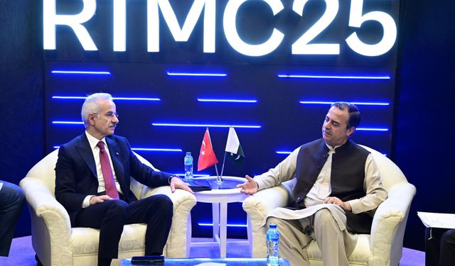 Bakan Uraloğlu, Pakistan Federal Denizcilik Bakanı Anwar ile görüştü