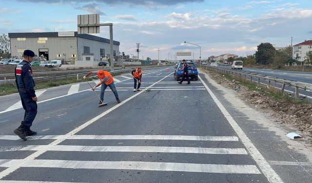 Bariyere çarpan kamyonetin sürücüsünün ayağı koptu