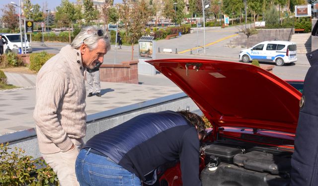 Belçikalı gezginler, klasik otomobilleriyle Erzurum'da / Ek fotoğraflar