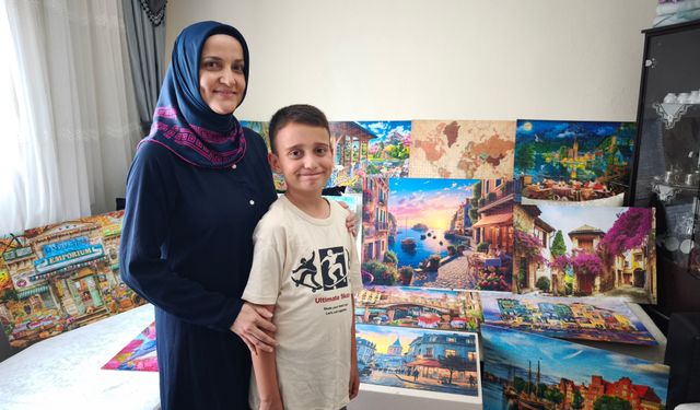 Bin ve 2 bin parçalık 30 puzzle tamamlayan Ahmet Hamza'nın hedefi sergi açmak