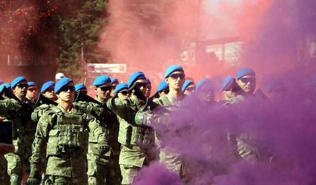 Bolu'daki tören yürüyüşünde komandolardan 29 Ekim marşları / Ek fotoğraflar