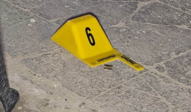 Çay ocağına bir ayda ikinci silahlı saldırı; kurşunlar polis aracına isabet etti