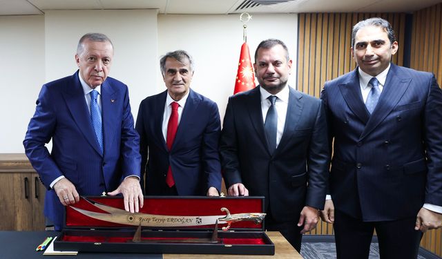 Cumhurbaşkanı Erdoğan, Trabzonspor heyetiyle bir araya geldi