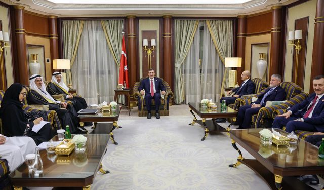 Cumhurbaşkanı Yardımcısı Yılmaz, Suudi Arabistan Yatırım Bakanı Halid el-Falih ile görüştü