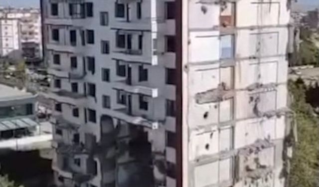 Diyarbakır'da 11 katlı bina, yıkım sırasında çöktü