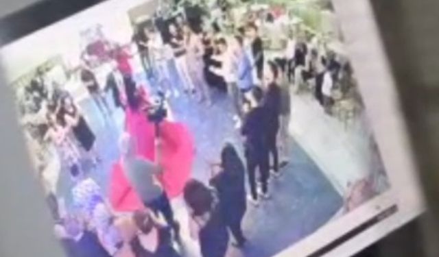 Düğün salonundaki dev avize, pistte dans eden gelinin üzerine düştü