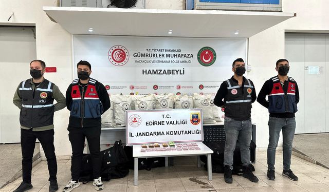Edirne Hamzabeyli Gümrük Kapısı'nda 105 kilo esrar ele geçirildi / Ek fotoğraflar