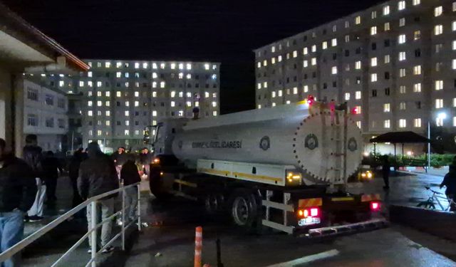 Edirne'de su kesintileri nedeniyle çeşme önlerinde kuyruk oluştu / Ek fotoğraflar