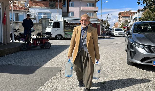 Edirne'de su kesintileri nedeniyle çeşme önlerinde kuyruk oluştu