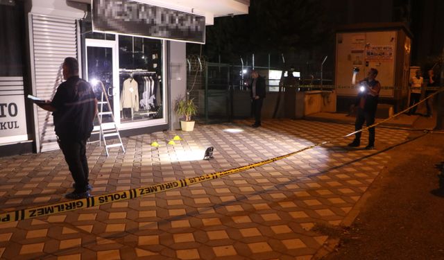 Erkek giyim mağazasına atılan EYP, korkuya neden oldu