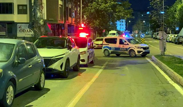 Eski iş ortağı tarafından evinin önünde bacağından vuruldu