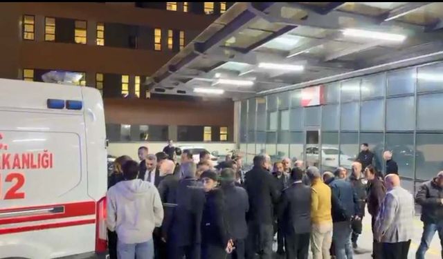 Eskişehir'de 2 otomobil çarpıştı; 1 ölü, 1'i AK Parti'li milletvekili 4 yaralı