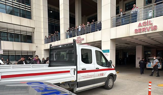 Hastanede böbrek taşı kırma cihazında yangın çıktı; duman nedeniyle poliklinikler boşaltıldı / Ek fotoğraflar