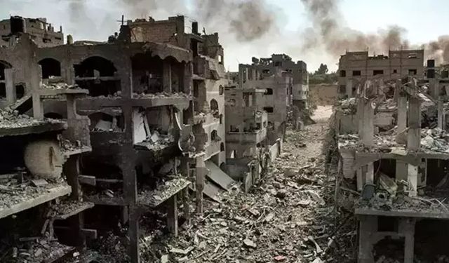 İsrail'in Gazze'de bir araca düzenlediği saldırıda 4 kişi yaralandı