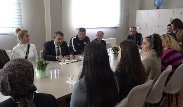 İstanbul- Bakan Tekin: Dezenformasyonun ötesine geçen art niyetli durumlarla karşı karşıyayız