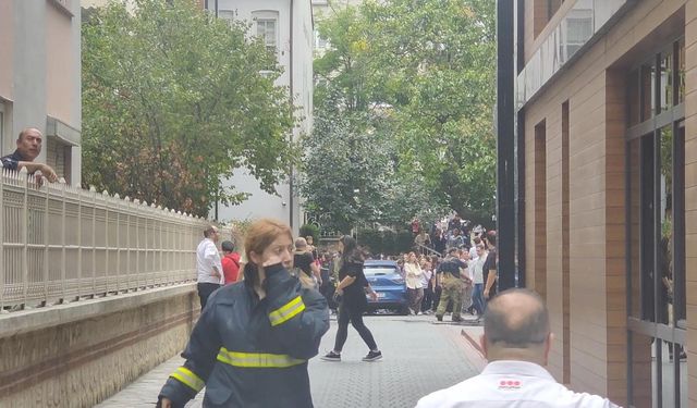 İstanbul- Bakırköy'de okulun sistem odasında çıkan yangın söndürüldü