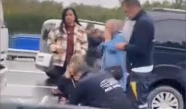 İstanbul - Esenyurt'ta zincirleme kazayı görüntüleyen şoför kamyonetle kadına çarptı