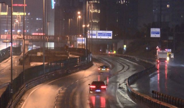 İstanbul - İstanbul'da sağanak etkili oldu