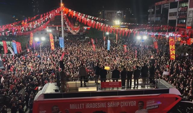 İstanbul - Özgür Özel Esenyurt'ta konuştu