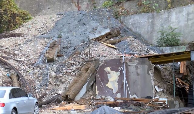 İstanbul- Şişli'de yolda çökme meydana geldi, Beşiktaş'ta toprak kaydı