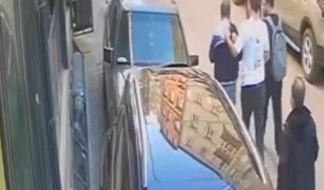 İstanbul - Sultangazi'de sözlü taciz ettiği iddiası; çevredekiler tarafından darbedildi