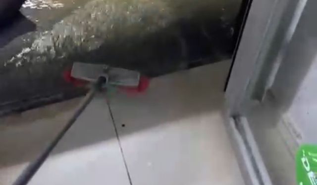 İzmir ve Manisa'da sağanak yağış etkili oldu