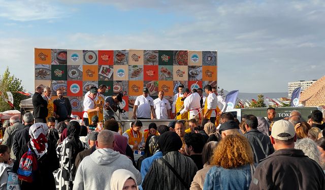 Kayseri'de 1 ton pastırmalı kuru fasulye ikramı