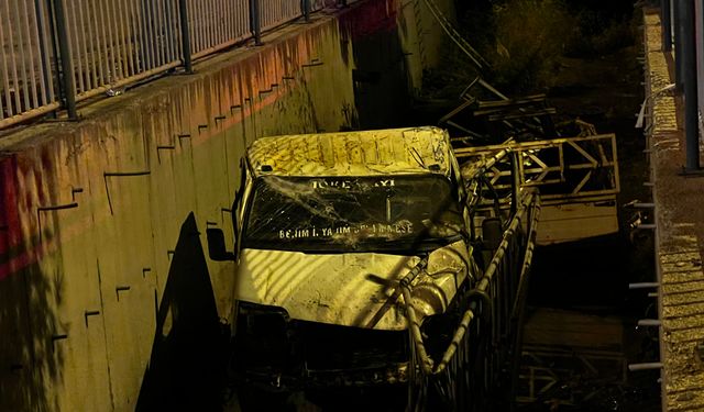 Kayseri'de kamyonet sulama kanalına düştü: 2 yaralı