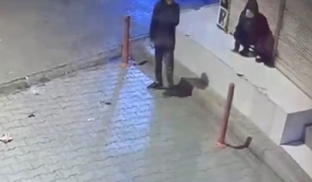 Kepengi aralayıp girdiği iş yerinden 25 cep telefonu çaldı