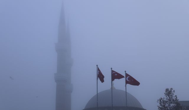 Keşan'da sis etkili oldu
