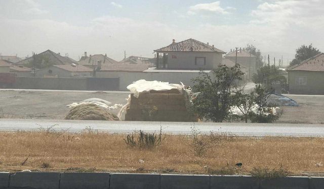 Konya'da kum fırtınası etkili oldu