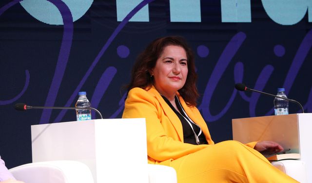 Lal Denizli: 'Kadın gibi kadın, şehrini de ülkesini de yönetiyor' denileceği günlerin gelmesini bekliyorum