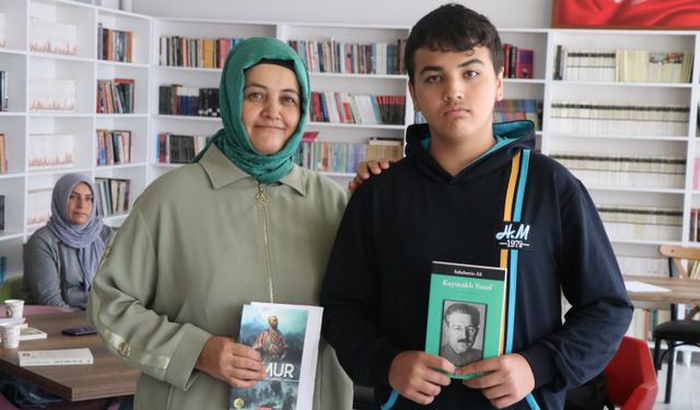 Liseliler, anne ve babalarıyla kitap okuyacak/Ek fotoğraflar
