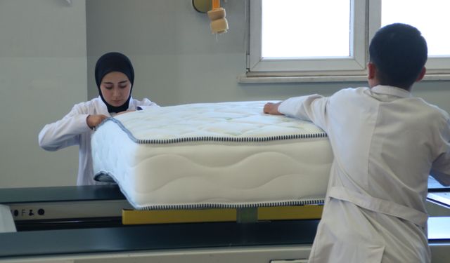 Liseliler, ürettikleri yatakları Filistin'e gönderecek