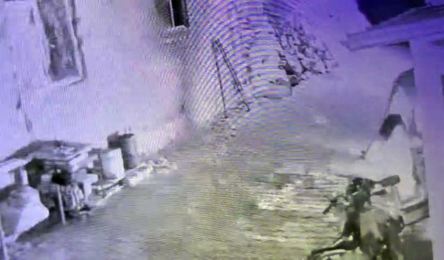 Maskeli şüpheli 4 aracı kundakladı, alevler eve sıçramadan söndürüldü
