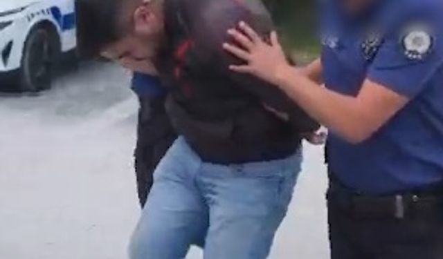 Motokurye, direksiyondaki sürücüyü yumrukladı; 2 gözaltı (2)