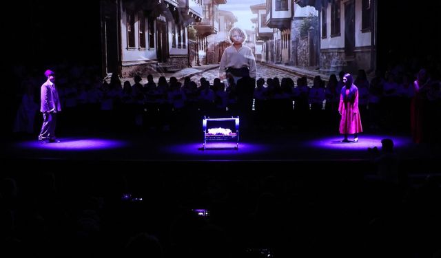 Öğrenciler yapay zekayla Atatürk'ün hayatını müzikale dönüştürdü