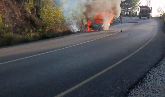 Osmaniye'de otomobildeki yangın, ormana sıçramadan söndürüldü