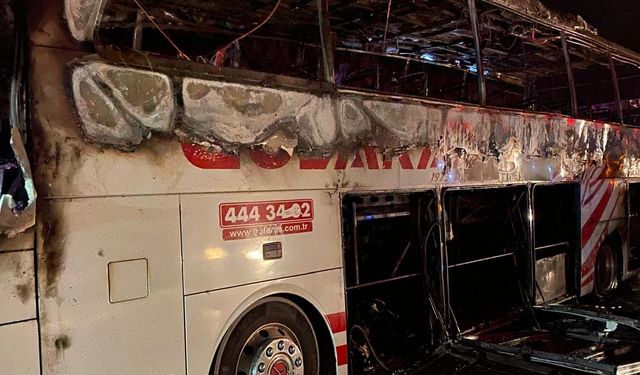 Osmaniye'de yolcu otobüsü yandı