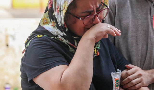 Otomobili üzerine sürdüğü motosikletlinin ölümüne neden olduğu anlar kamerada