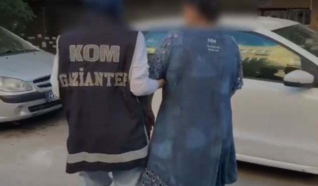 Para karşılığı rapor hazırlayan doktor gözaltında; olay kamerada