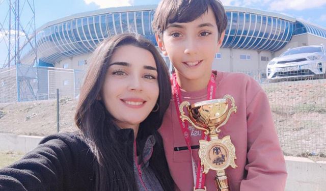 ‘Rüzgarın kızı' Elif, Aşkale'deki çocukları atletizmle tanıştırıyor
