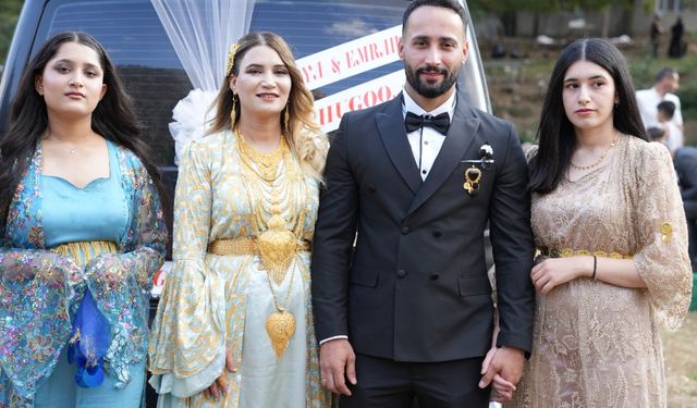 Şırnak'taki düğünde gelin ve damada 3 milyon TL ile 1,5 kilo altın takıldı / Ek fotoğraflar
