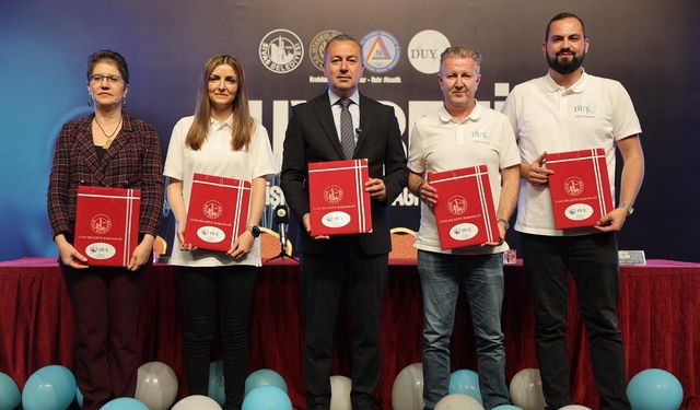 Sivas'ta işitme cihazı verilen engelli çocuklar, duyma heyecanı yaşadı