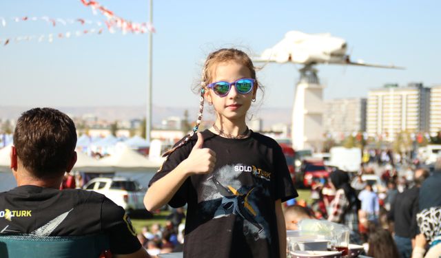 SOLOTÜRK'ten Kayseri semalarında gösteri uçuşu / Ek fotoğraflar