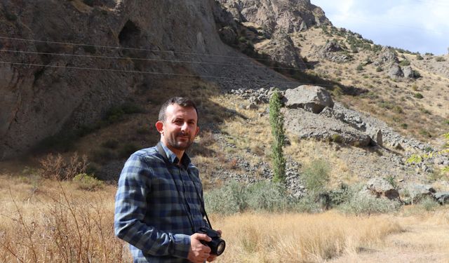 Sürü halinde gezen yaban keçileri dron kamerasında